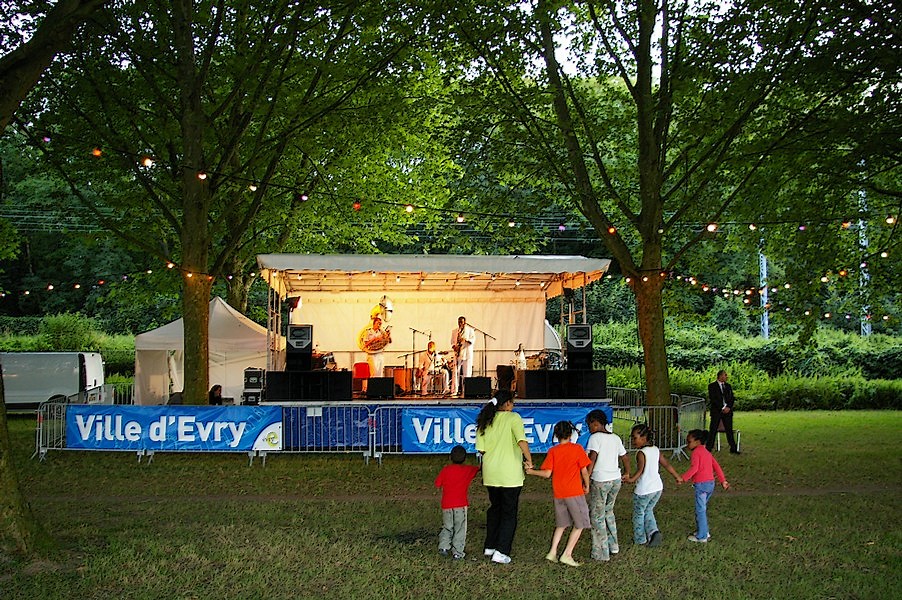 la fete du 13 Juillet sur les bords de seine: Fete du 13 Juillet 018
